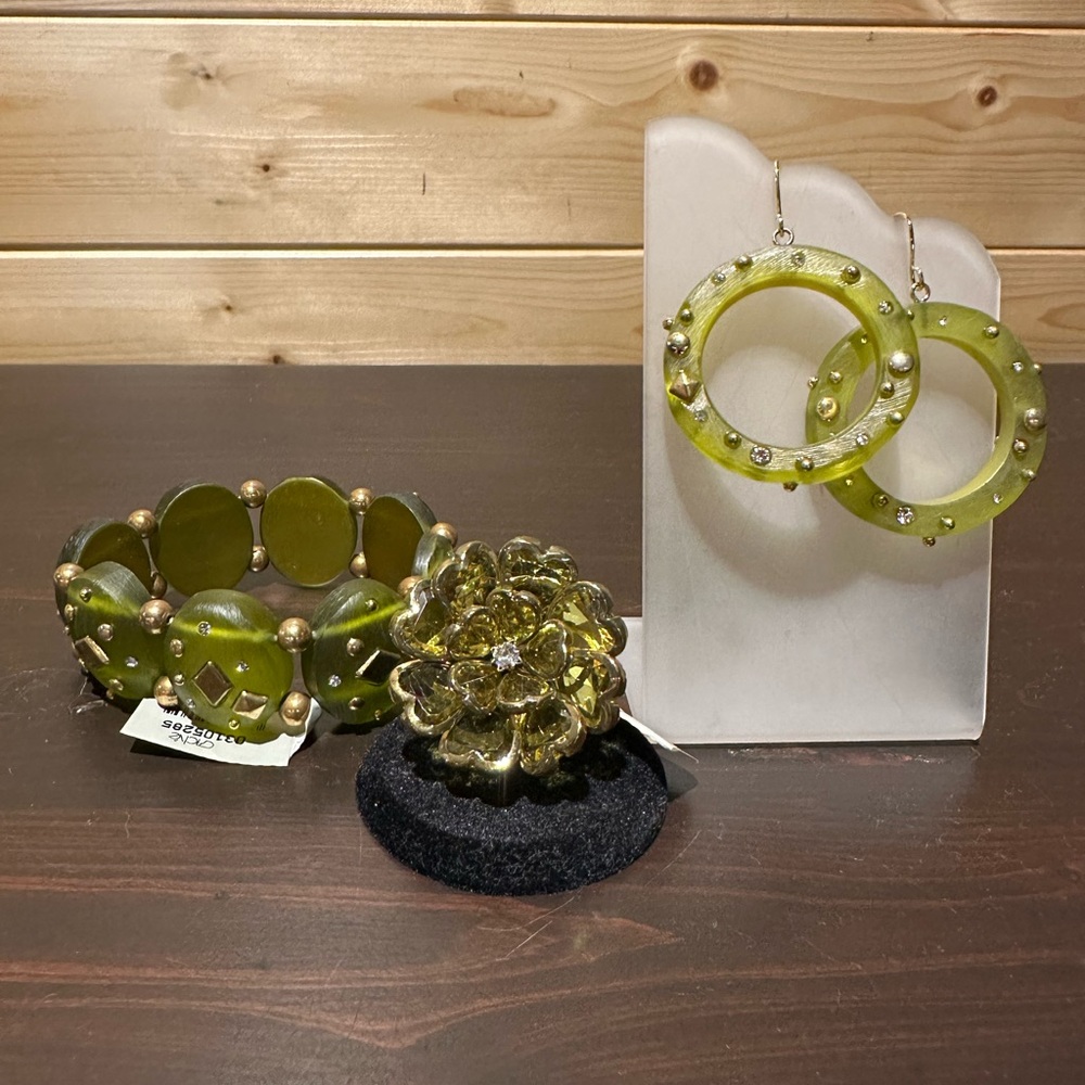 BNWT 3 piece Cache costume jewelry set in green and gold - Picture 2 of 6